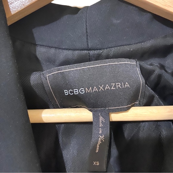 BCBGMAXAZRIA Shawl collar cropped brown cheetah/ feather print blazer - Picture 6 of 16